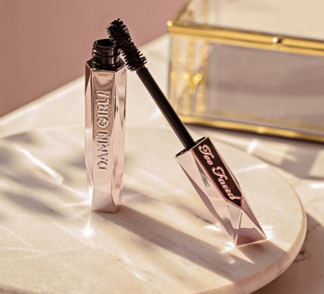 Damn Girl! Máscara de cílios de 24 horas Too Faced